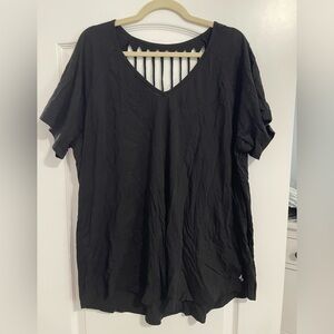 Torrid Black V-Neck Short Sleeve Tee